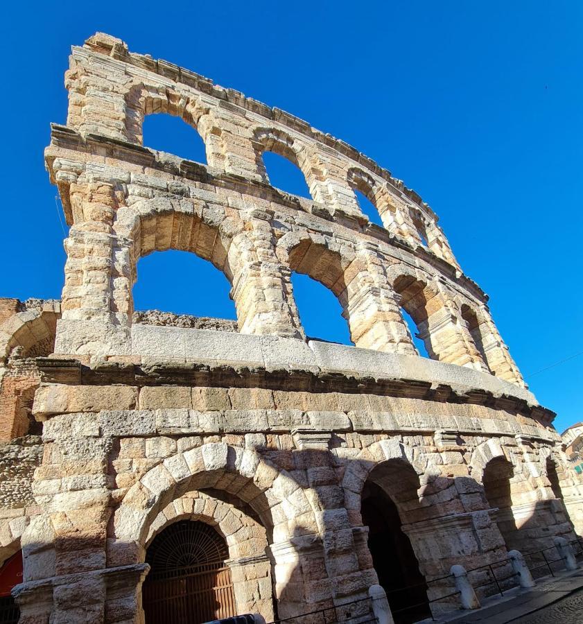 Domus San Bernardino Acomodação com café da manhã Verona Exterior foto